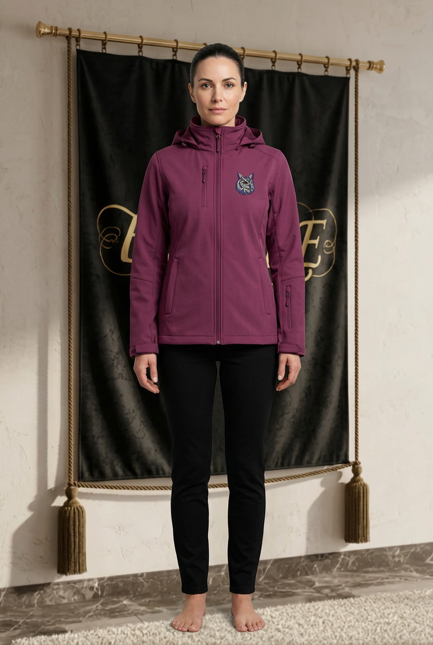 Veste femme EMPIRE Nocturne Owl à motif de tête de hibou sur la poitrine, vue de face portée dans le décor EMPIRE